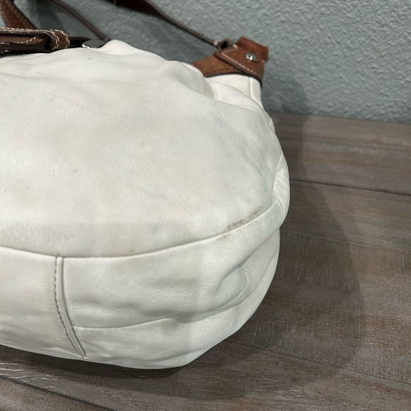 Authentic Coach White Leather Satchel/ Shoulder Handbag - Picture 8 of 15